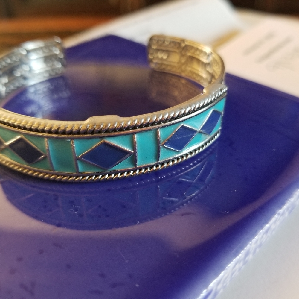 Sterling silver and turqoise native american style cuff bracelet